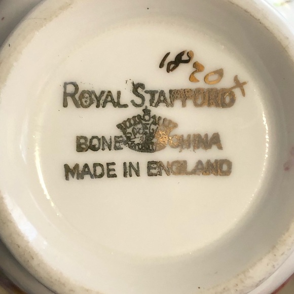 Royal Stafford Teacup & Saucer No 1820 - Picture 7 of 7